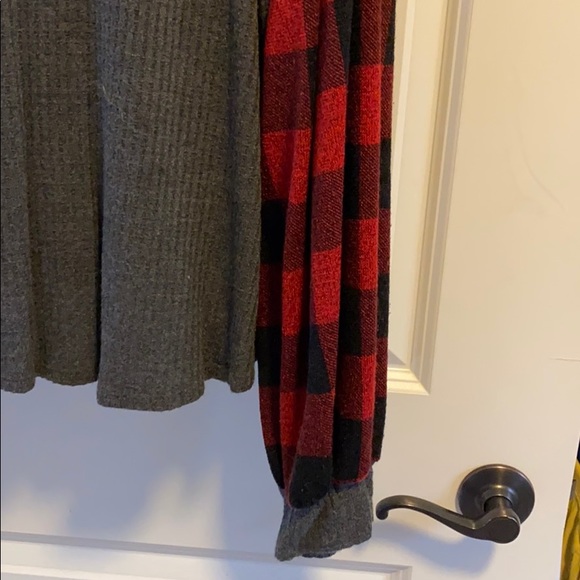 Top - Picture 2 of 3